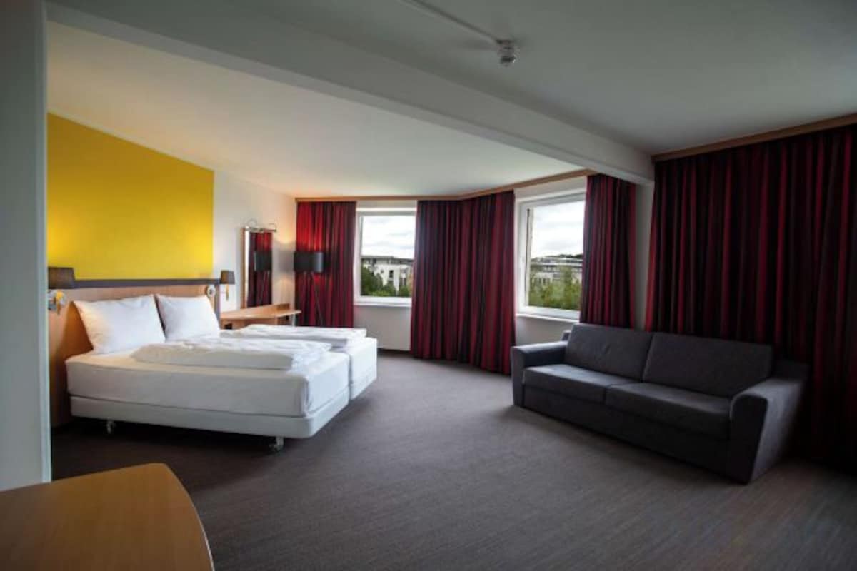 In-room safe, desk, laptop workspace, soundproofing