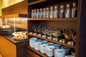 Daily buffet breakfast (EUR 9.50 per person)