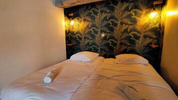 3 Schlafzimmer, Schreibtisch, Bügeleisen/Bügelbrett, Reisekinderbett