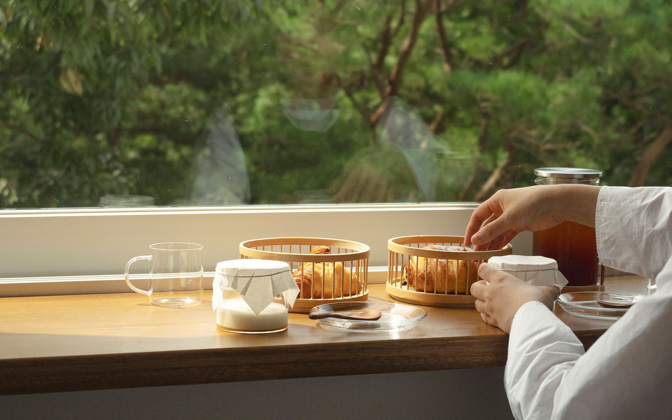 WiFi (無料)、ベッドシーツ