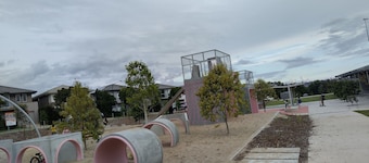 Comfy house facing Sports field