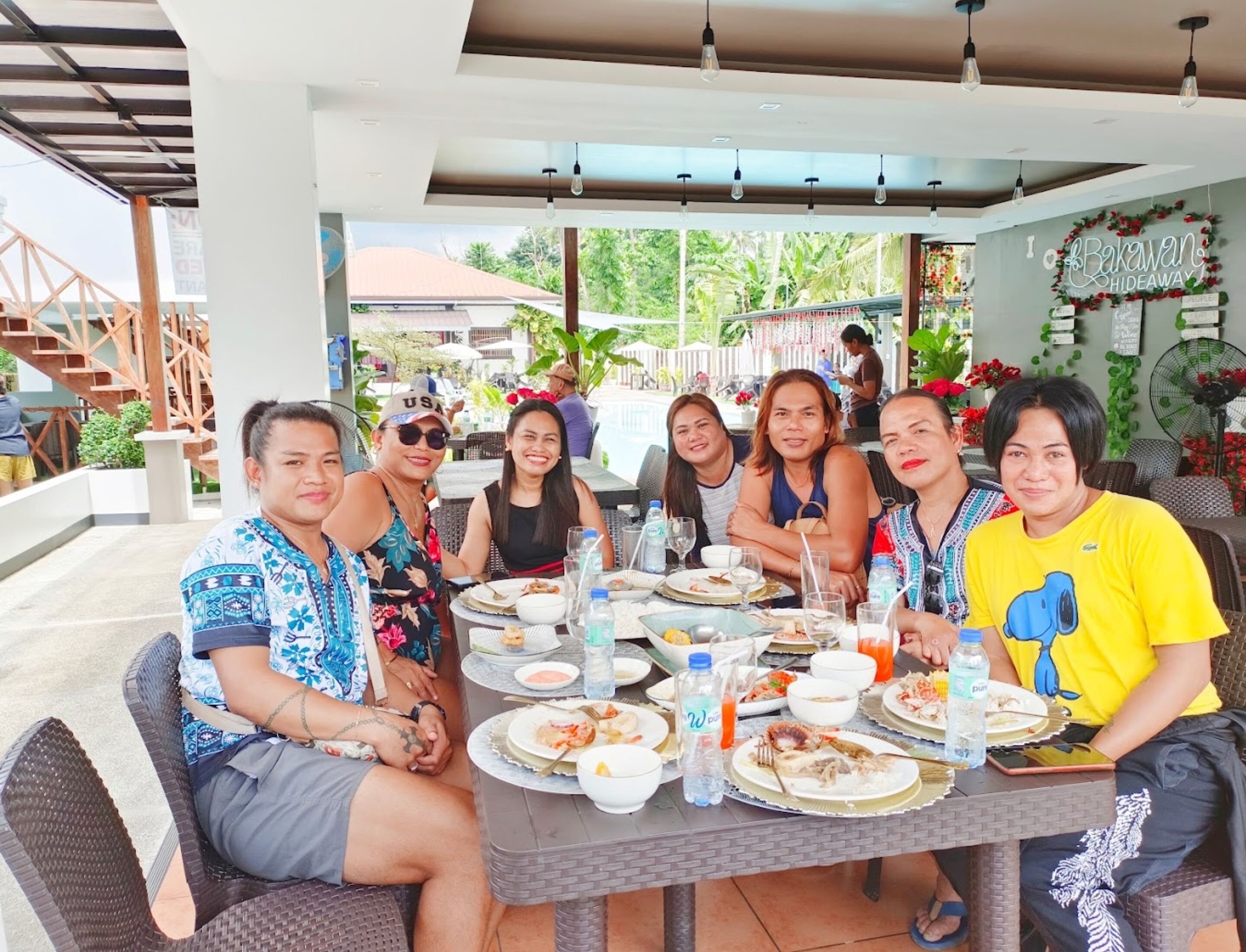 Breakfast, lunch, dinner served; international cuisine, beach views 