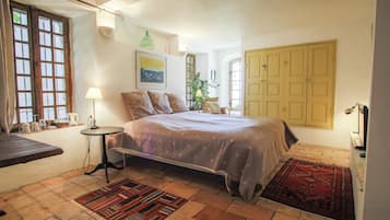 1 bedroom, desk, iron/ironing board, free WiFi