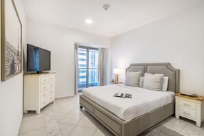 3 slaapkamers, een strijkplank/strijkijzer, wifi, beddengoed