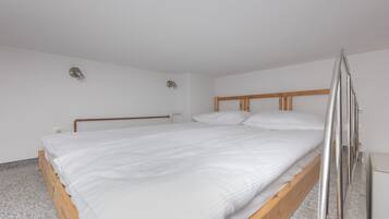 Studio, Kitchen | Living room