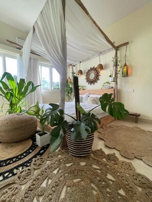 4 habitaciones, tabla de planchar con plancha, wifi y ropa de cama 