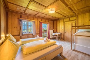 7 bedrooms, iron/ironing board, free WiFi, bed sheets