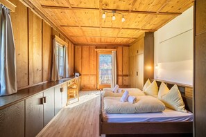 7 chambres, fer et planche à repasser, Wi-Fi gratuit, draps fournis