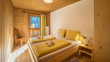7 bedrooms, iron/ironing board, free WiFi, bed sheets