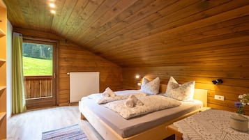 7 Schlafzimmer, Bügeleisen/Bügelbrett, kostenloses WLAN, Bettwäsche