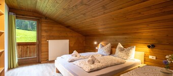 Holiday Home 'Oberschneider' with Mountain View, Private Garden and Wi-Fi