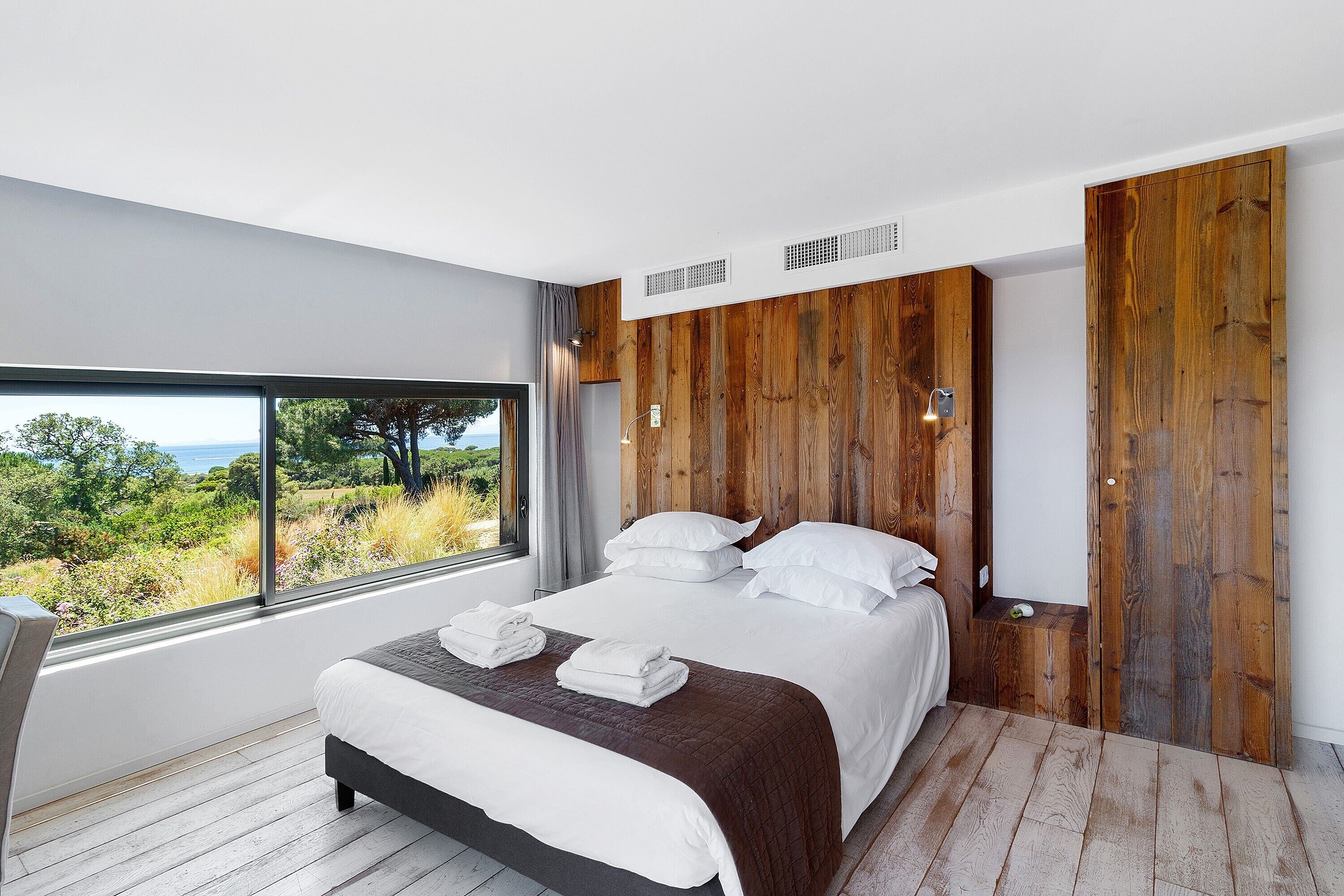 4 chambres, fer et planche à repasser, Wi-Fi gratuit, draps fournis
