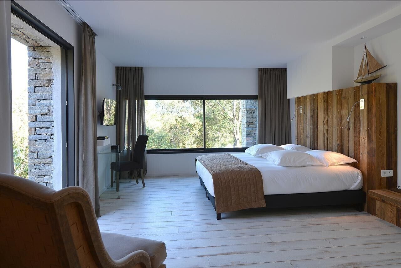 4 quartos, ferros/tábuas de passar roupa, Wi-Fi de cortesia