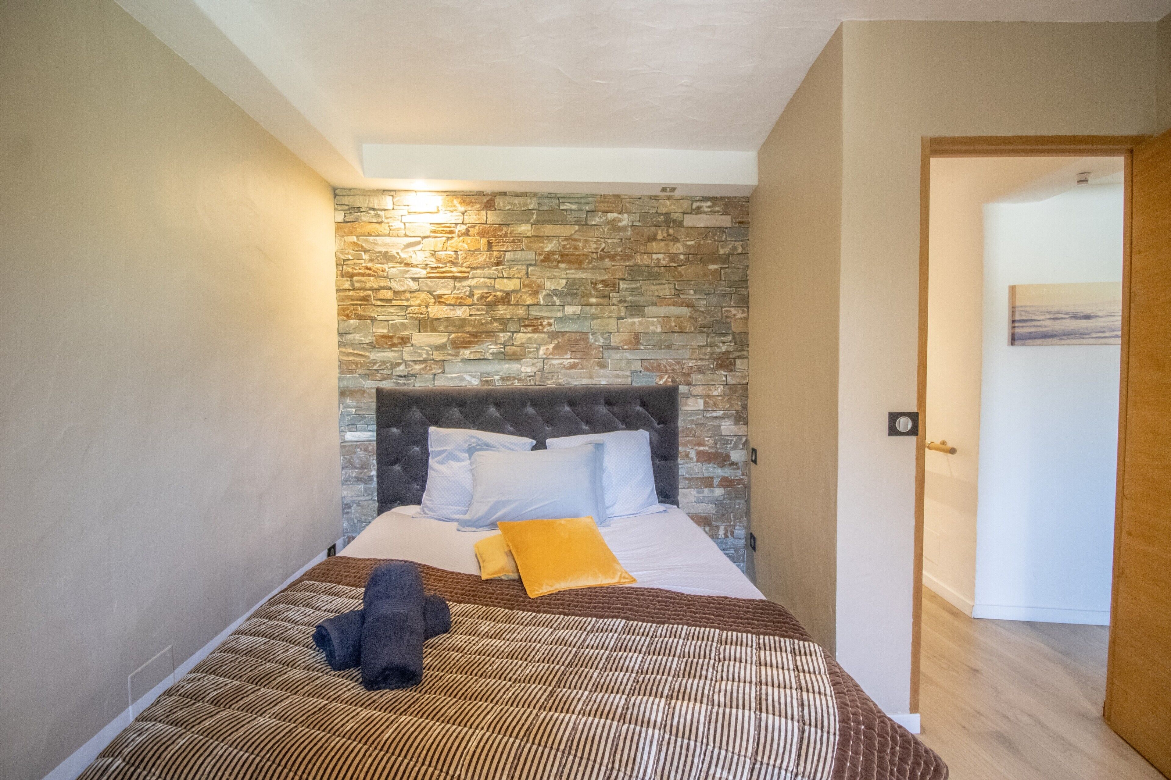 3 habitaciones, wifi gratis y ropa de cama 