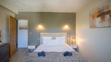 3 bedrooms, free WiFi, bed sheets