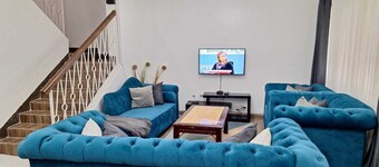 4 bedroom, cosy hidden gem near Aga Khan University Hospital in Parklands