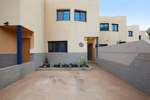 Exterior - Casa Otoño – Holiday Home with Sea View, Private Terrace and Wi-Fi (La Lajita)