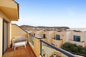 Property grounds - Casa Otoño – Holiday Home with Sea View, Private Terrace and Wi-Fi (La Lajita)