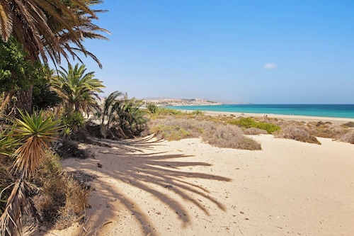 Casa Otoño – Holiday Home with Sea View, Private Terrace and Wi-Fi