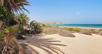 Casa Otoño – Holiday Home with Sea View, Private Terrace and Wi-Fi