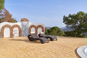 Property grounds - Holiday Home 'Tower House' with Sea View, Wi-Fi and Air Conditioning (Competa)