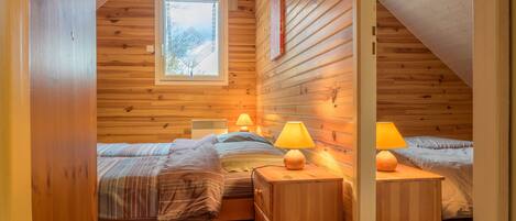 4 bedrooms, free WiFi, bed sheets