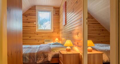 Holiday Home 'Gîte Cerf' with Private Terrace, Wi-Fi and Air Conditioning