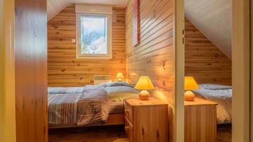 4 bedrooms, free WiFi, bed sheets