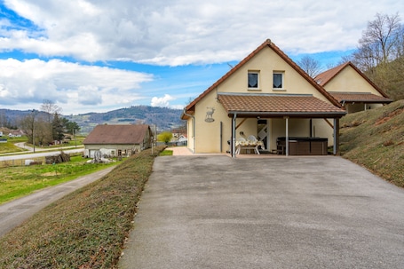 Exterior. Holiday Home 'Gîte Cerf' with Private Terrace, Wi-Fi and Air Conditioning