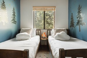 4 habitaciones, tabla de planchar con plancha, cuna de viaje y wifi