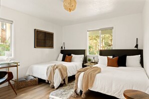 Desk, iron/ironing board, WiFi, bed sheets