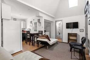 TV - Children's Museum Top Floor Home (Indianapolis)