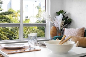 Interior - Ray's Place by the Riverside (Glenelg North)