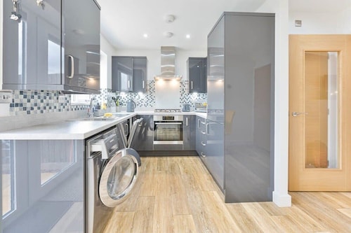 Modern 1 Bedroom House in Burton-on-Trent