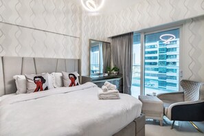 2 bedrooms, iron/ironing board, WiFi, bed sheets - Exquisite 2BR in Business Bay (Dubai)