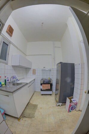 Geladeira, fogão, cooktop, cafeteira/chaleira