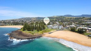 Beach - Surf Beach Views - light filled space 200m from surf beach (Kiama)