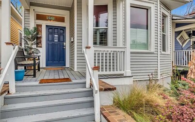 Banana Cottage: Hot Tub & Sun Deck