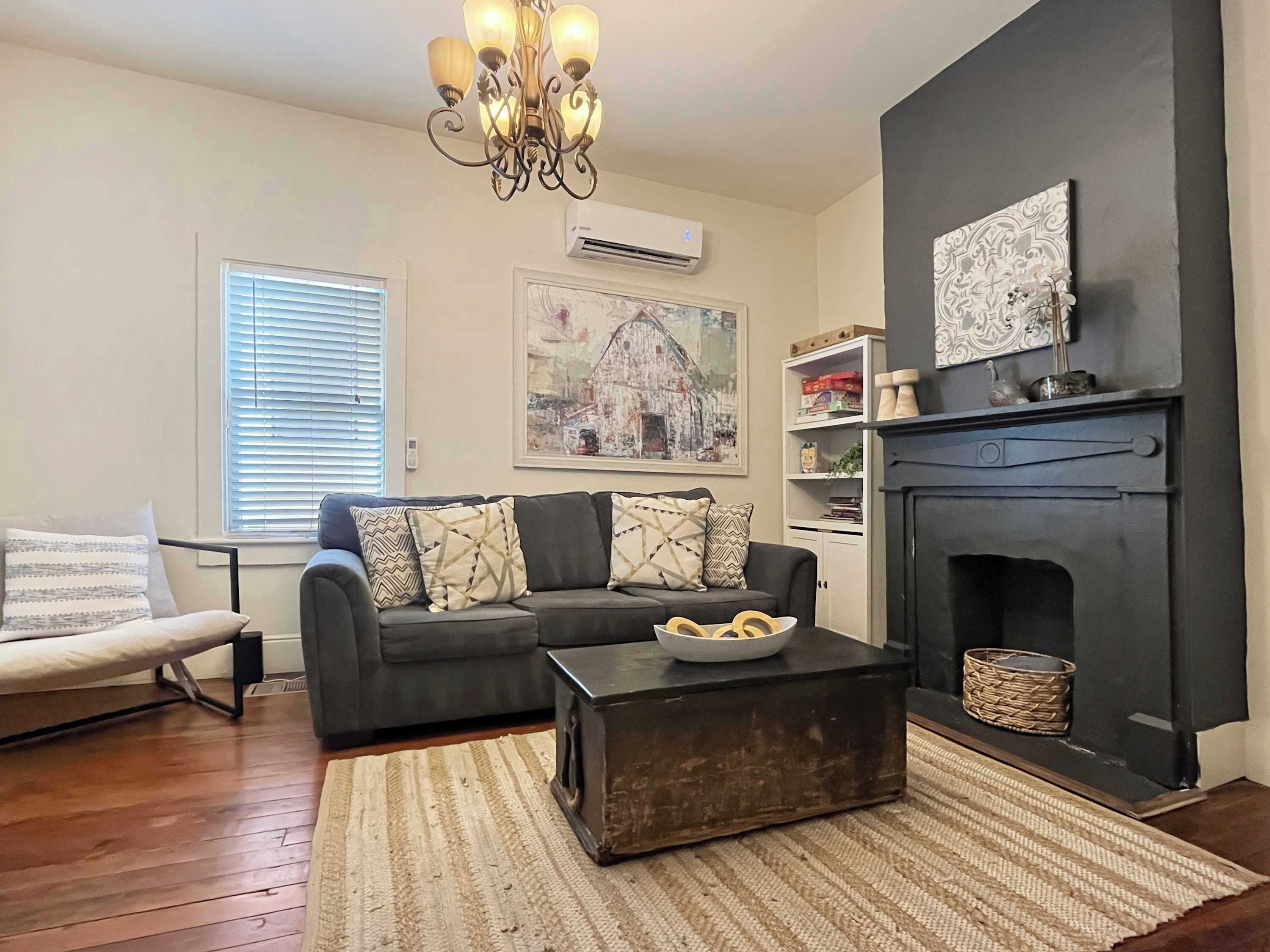 Televisión y oficina 