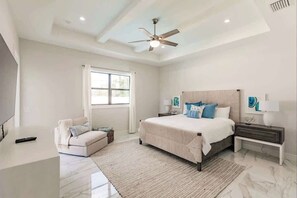 4 habitaciones, tabla de planchar con plancha, cuna de viaje y wifi 
