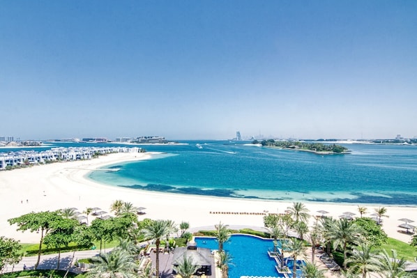 Beach - Breathtaking Sea View Mahogany 4BR in PalmJumeirah (Dubai)