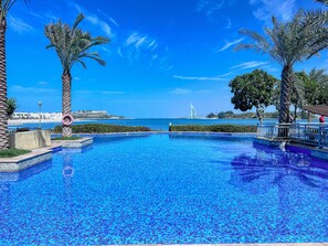Pool - Breathtaking Sea View Mahogany 4BR in PalmJumeirah (Dubai)
