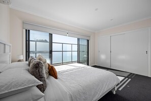 3 chambres, fer et planche à repasser, accès Internet, draps fournis