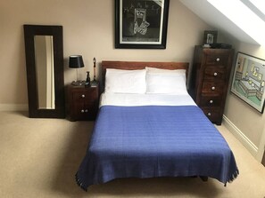 1 bedroom, iron/ironing board, WiFi, bed sheets - Central London Duplex, bright and spacious. (London)