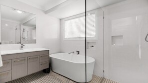 Douche, serviettes fournies