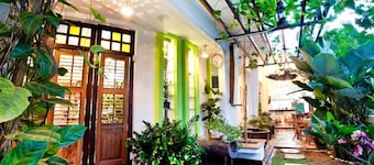 OYO 90855 Vince Villa
