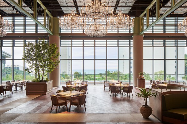 Päivittäinen buffetaamiainen (77000 KRW per henkilö)