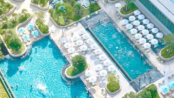 Seasonal outdoor pool