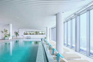 Kauden mukainen ulkouima-allas