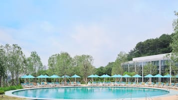Kolam renang outdoor